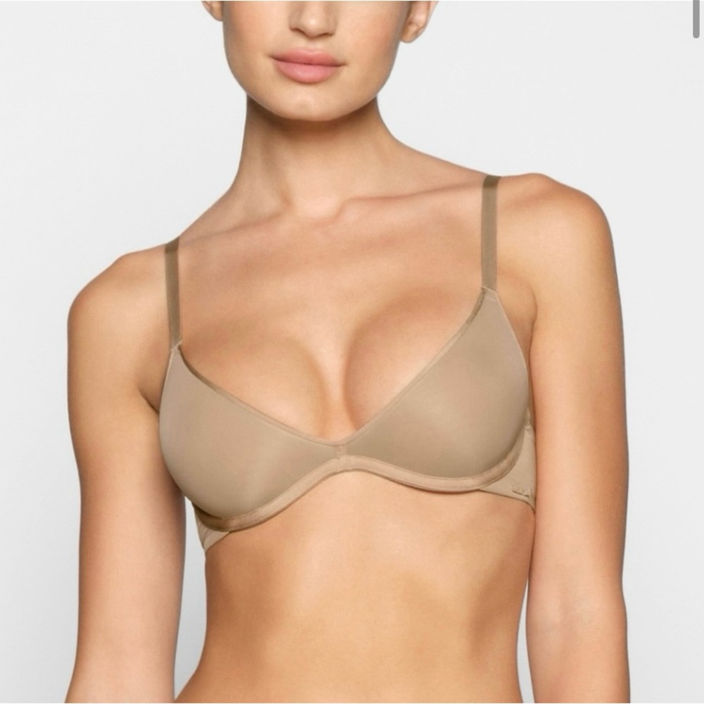 Skims Weightless Scoop Bra NWT 36D
